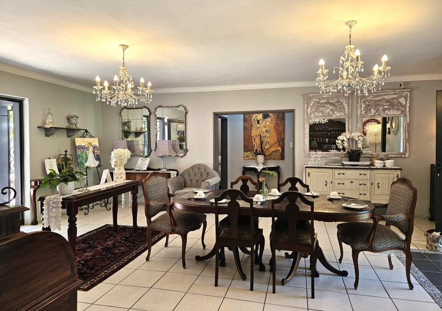 9 Bedroom Property for Sale in Wavecrest Eastern Cape